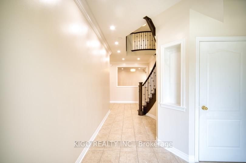 548 Wasaga Crescent - Photo 6