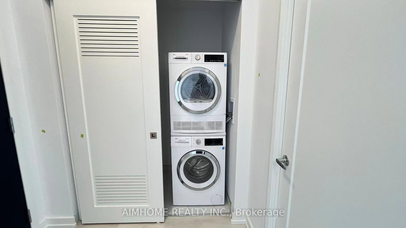 75 James Street S, Unit 1520 - Photo 9