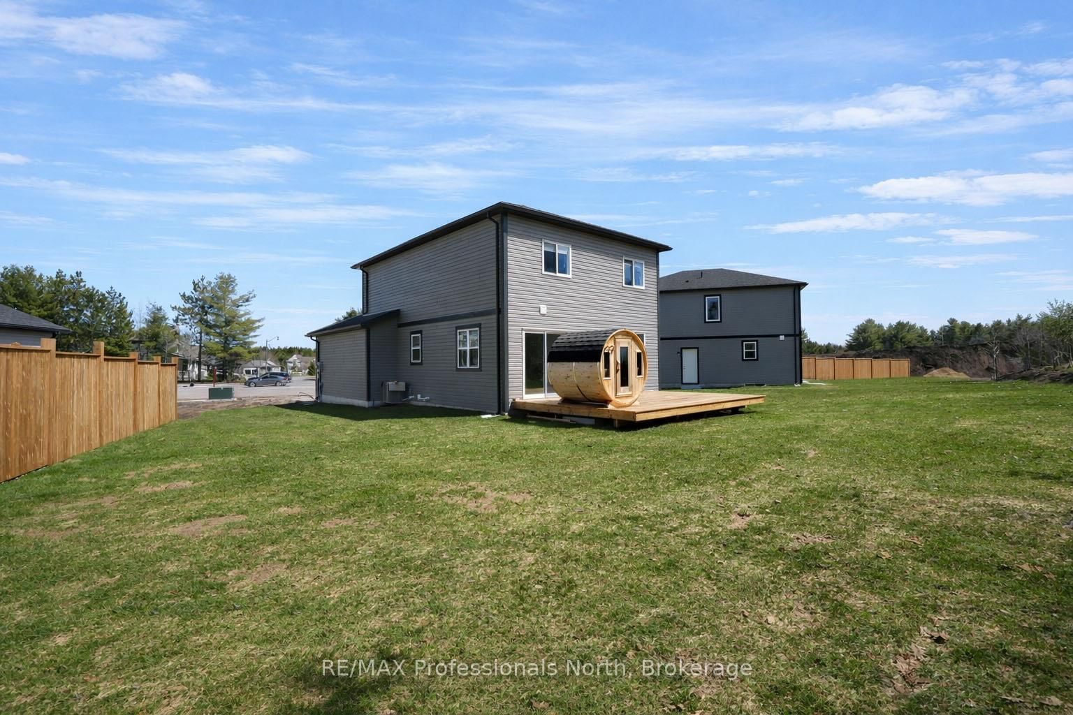 33 Whitehorn Park Road W - Photo 10