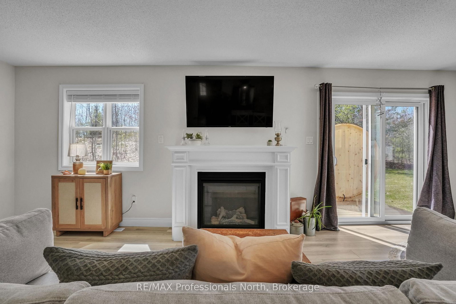 33 Whitehorn Park Road W - Photo 8