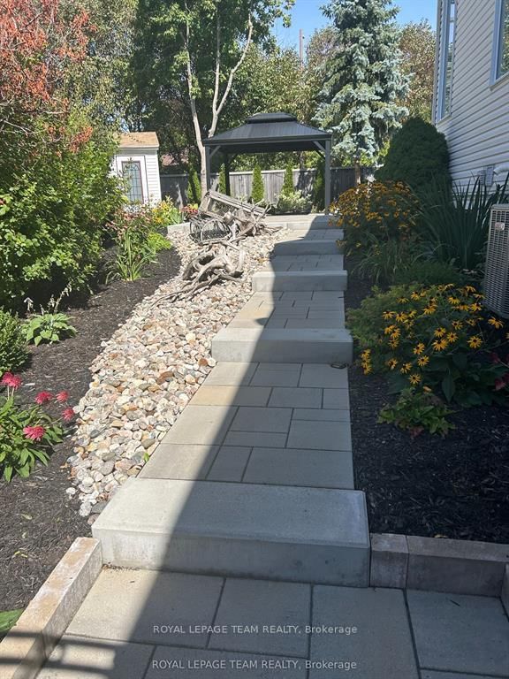 124 Macassa Circle - Photo 33