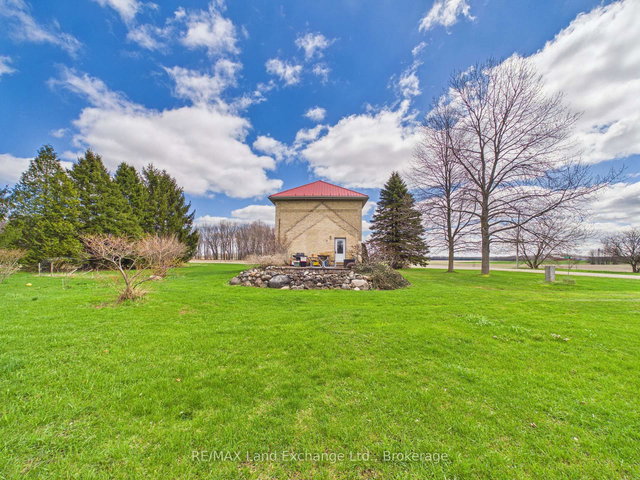 208 Austin Side Road S