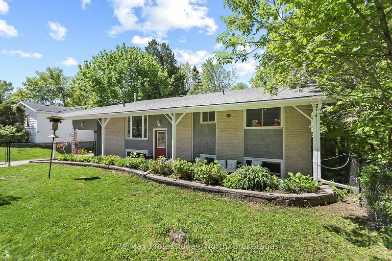 110 FRASER St, Gravenhurst, P1P 1C9 | Image 2