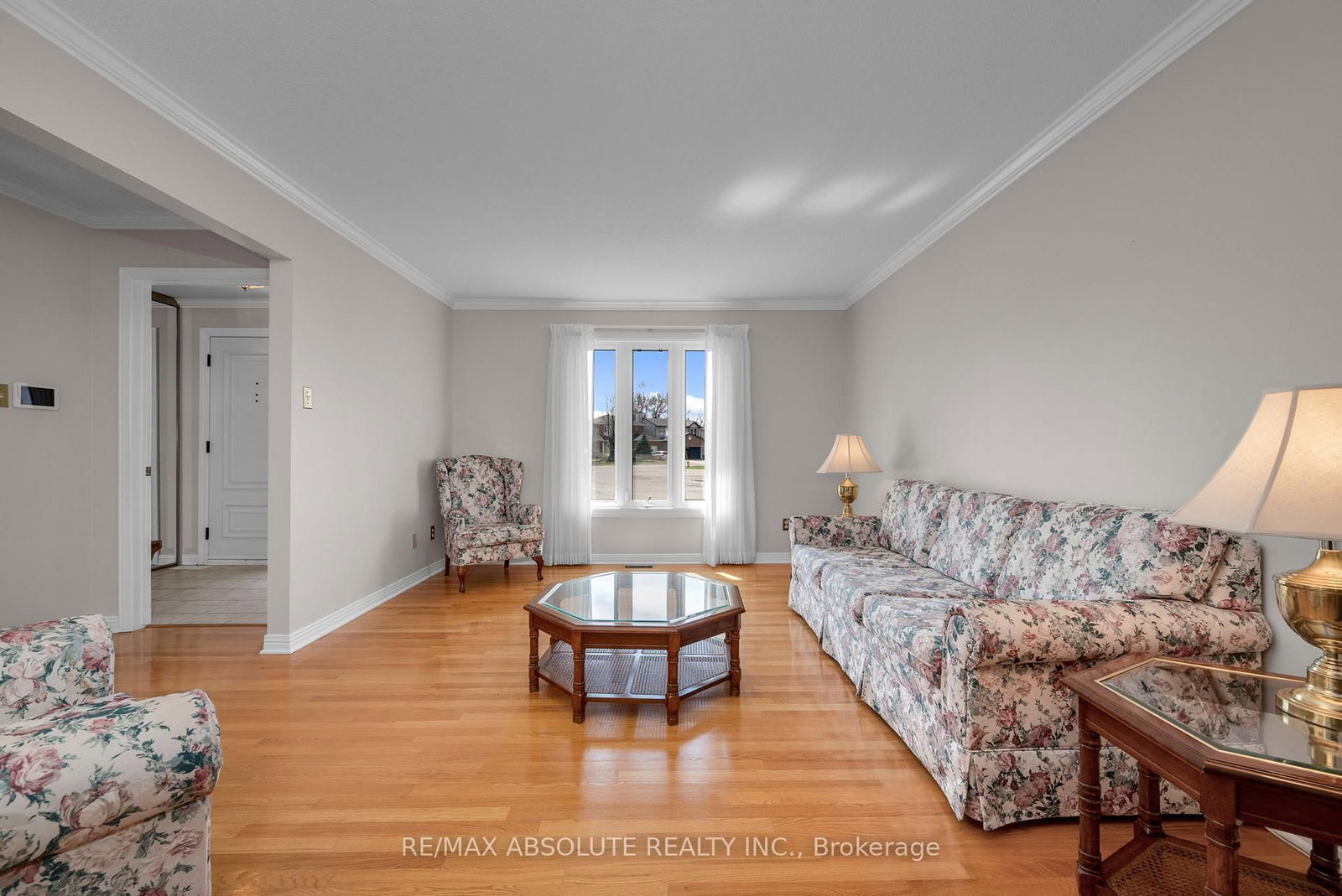 Listing Image 7
