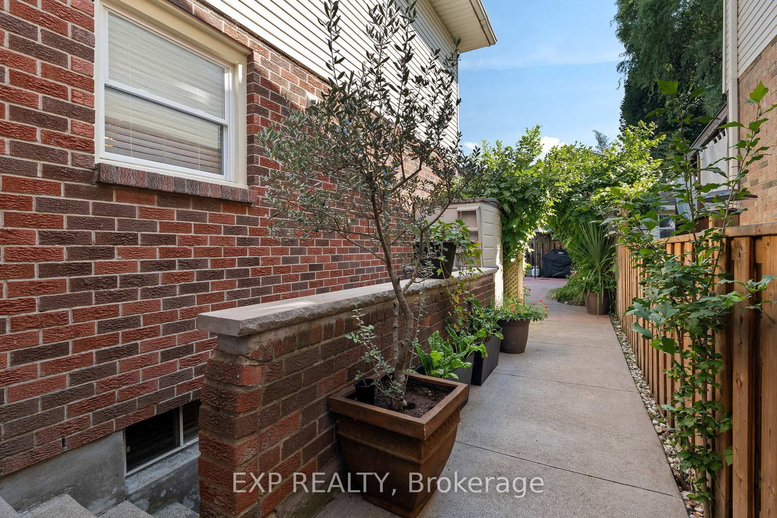 38 Capri Street - Photo 33