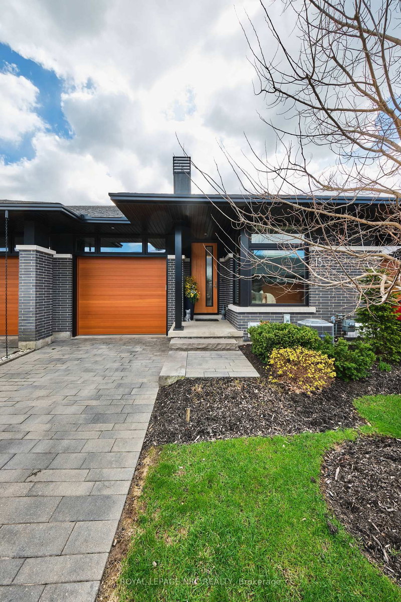 15 Taliesin Tr, Welland, L3C 0H5 | Image 2