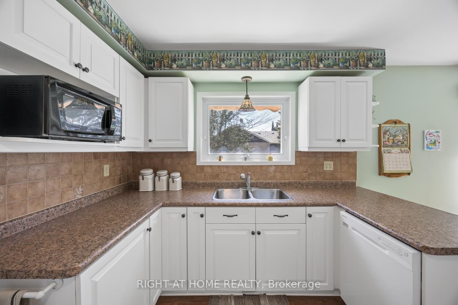 121 Robmar Crescent • Kawartha Lakes, ON photo 17