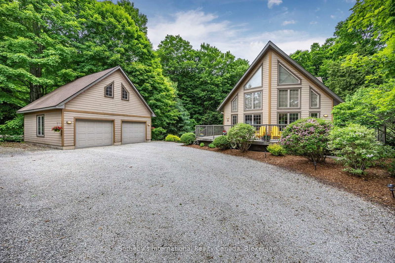 28 Big Tree Circ, Mulmur, L9V 3M3 | Image 2