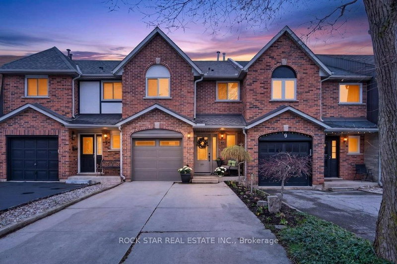 7 Perthshire Crt, Hamilton, Ontario