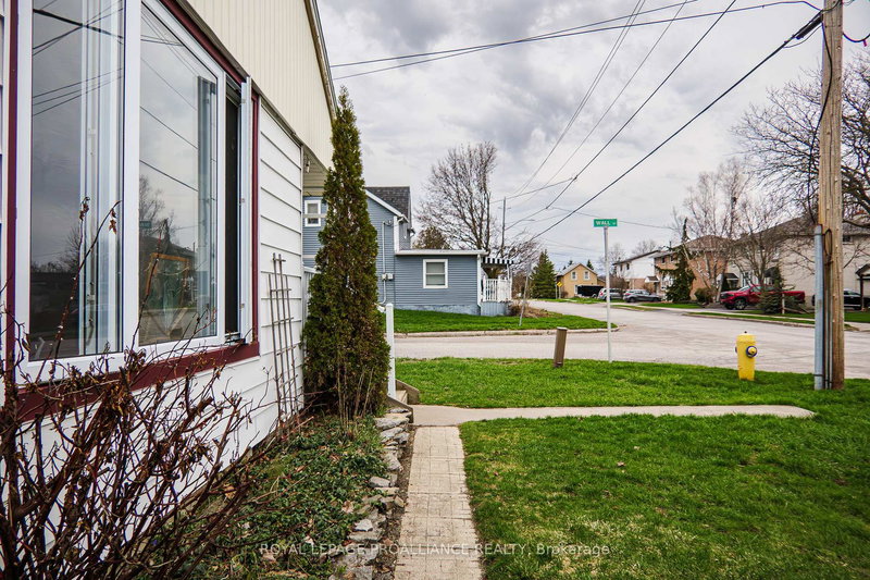 101 Wall St, Quinte West, K8V 4K1 | Image 3