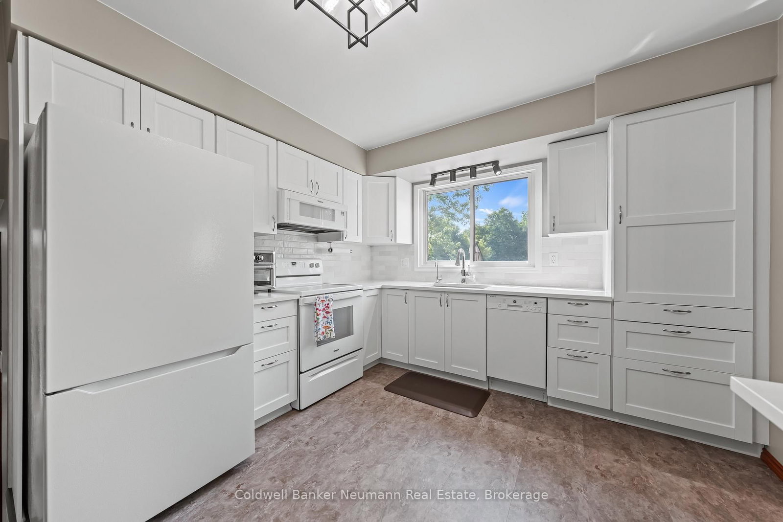 61 Bellevue Street - Photo 16