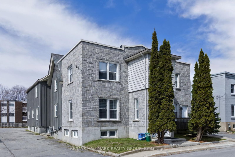326 Augustus St, Cornwall, K6J 3W5 | Image 2