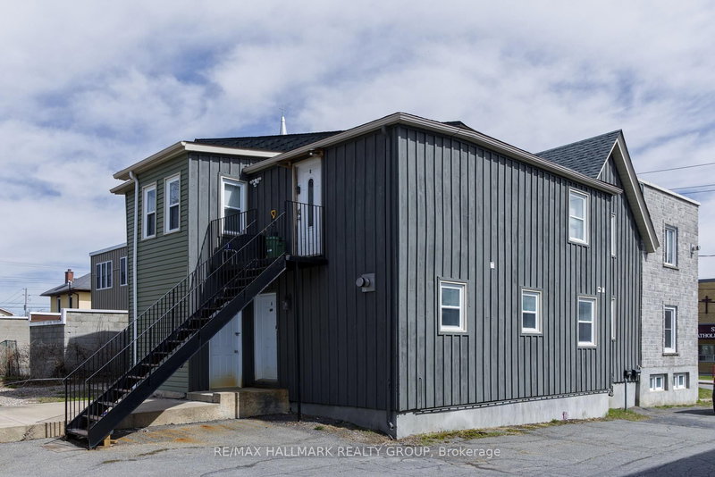 326 Augustus St, Cornwall, K6J 3W5 | Image 3
