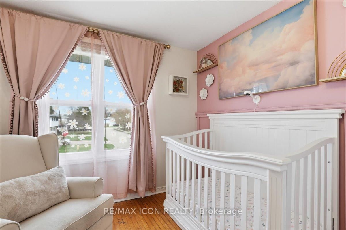 108 Astor Crescent - Photo 18