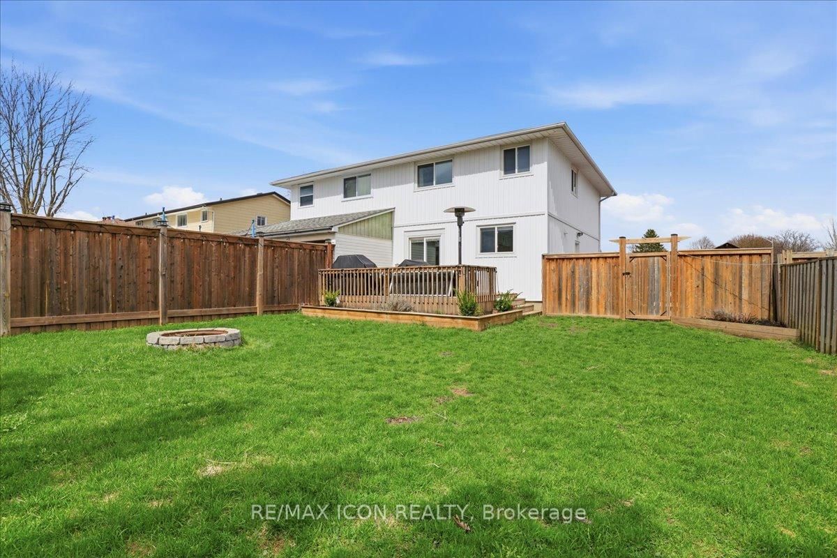 108 Astor Crescent - Photo 34