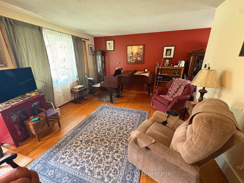 14 Glanworth Ave, St. Thomas, N5R 1E7 | Image 2