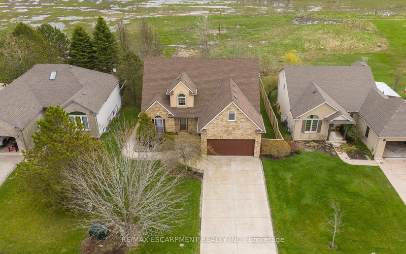 426 Barrington Crt, Fort Erie, L0S 1N0 | Image 2