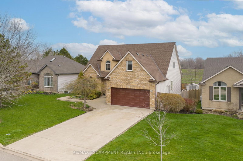 426 Barrington Crt, Fort Erie, L0S 1N0 | Image 3