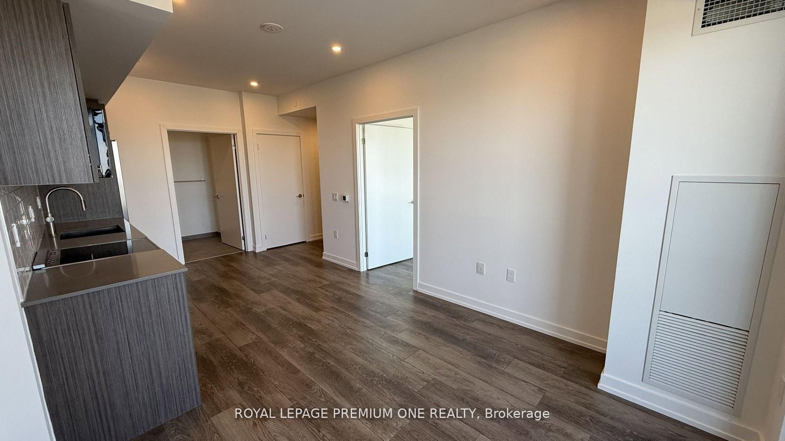 15 Wellington Street S, Unit 2414 - Photo 10