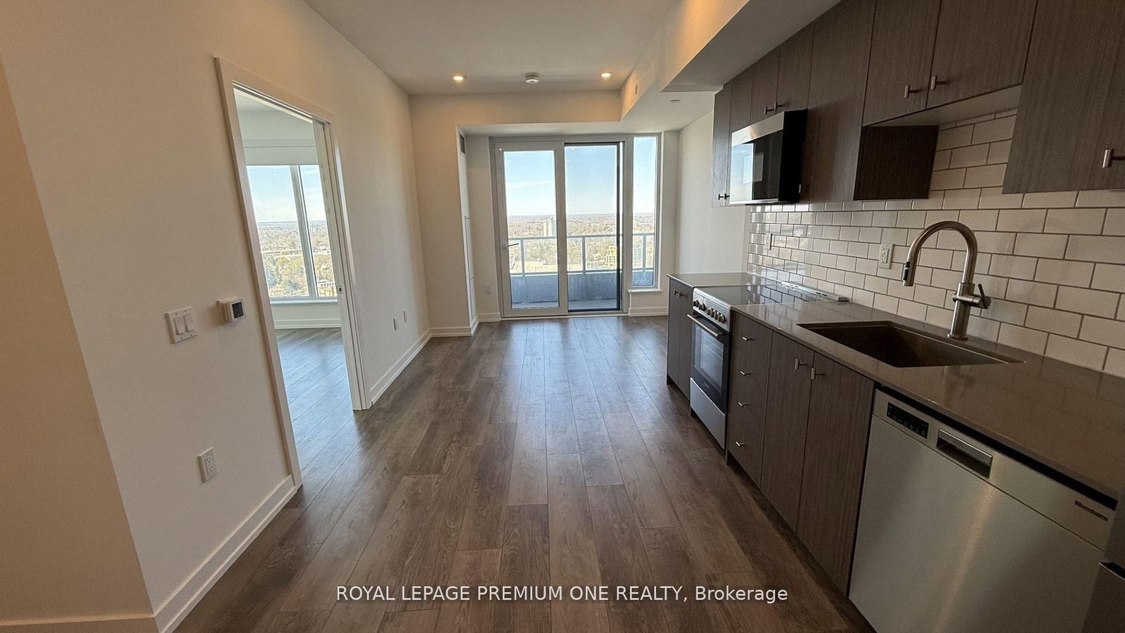 15 Wellington Street S, Unit 2414 - Photo 11