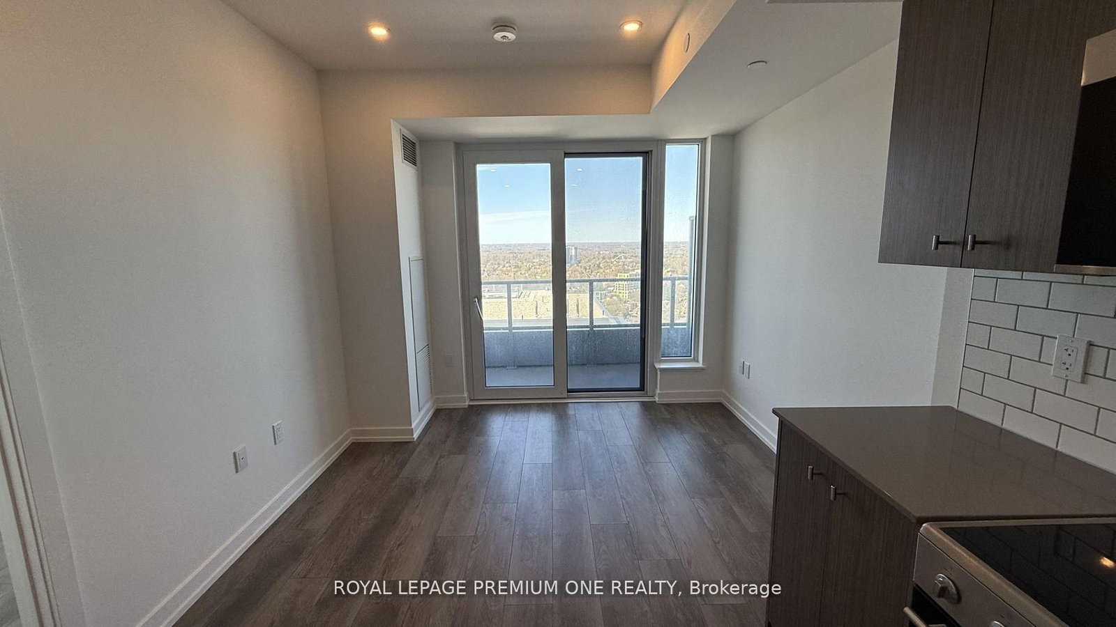 15 Wellington Street S, Unit 2414 - Photo 15