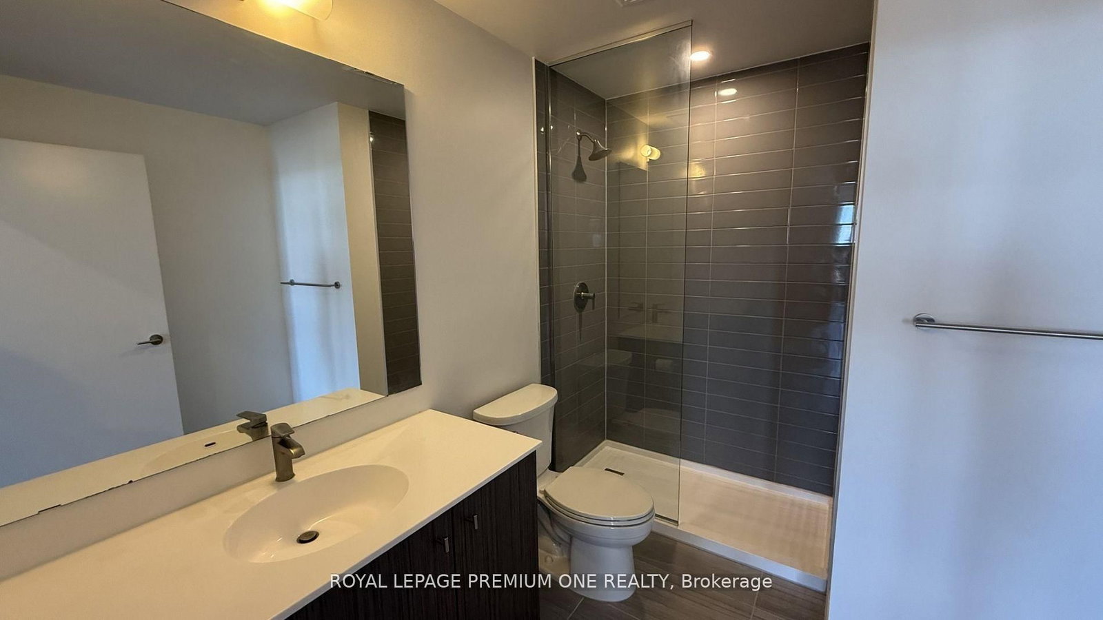 15 Wellington Street S, Unit 2414 - Photo 18