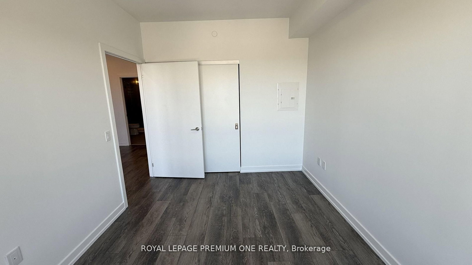 15 Wellington Street S, Unit 2414 - Photo 19