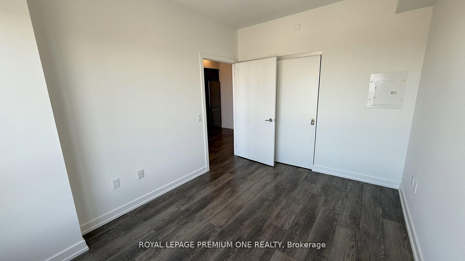 15 Wellington Street S, Unit 2414 - Photo 22