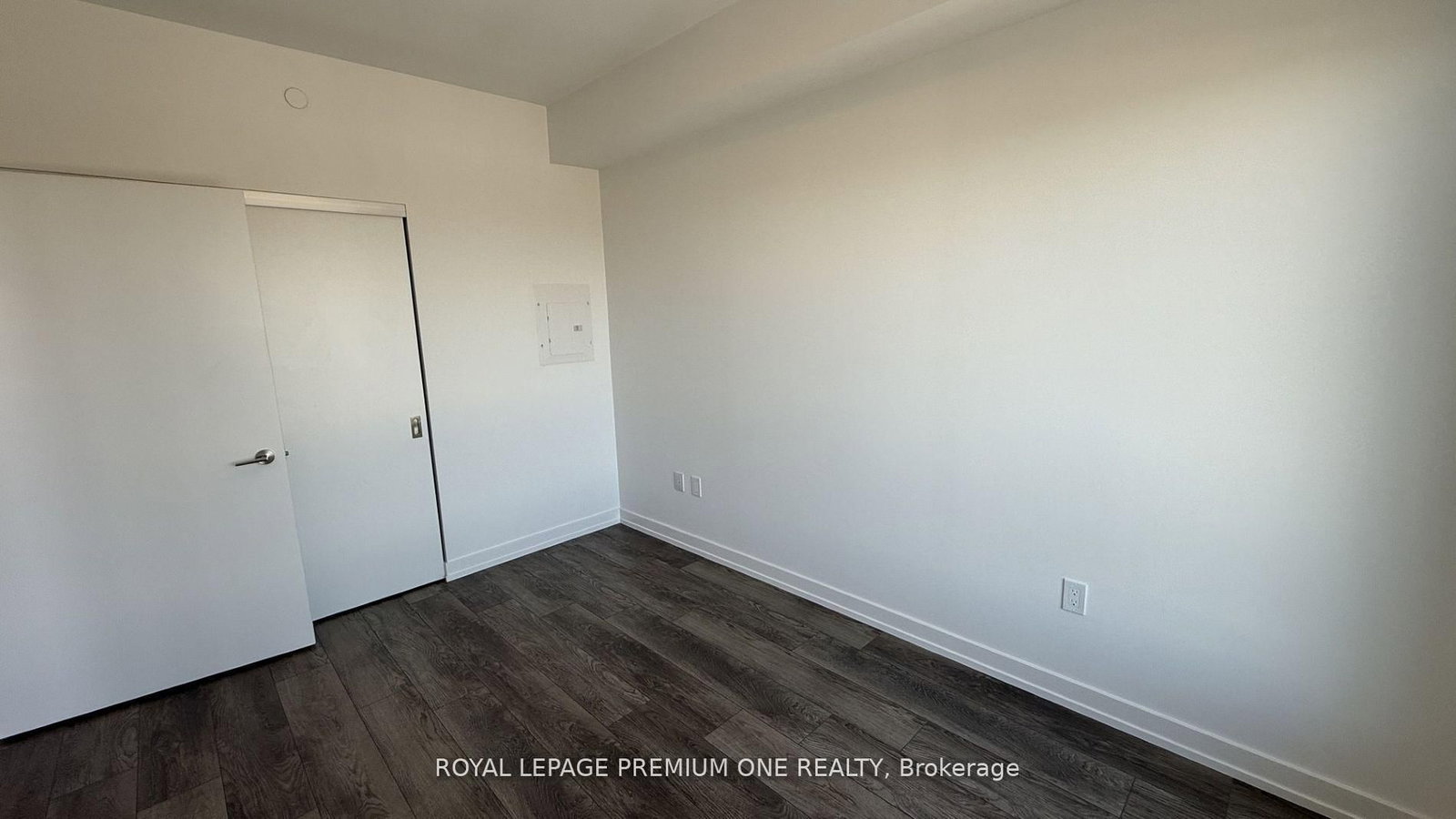 15 Wellington Street S, Unit 2414 - Photo 23