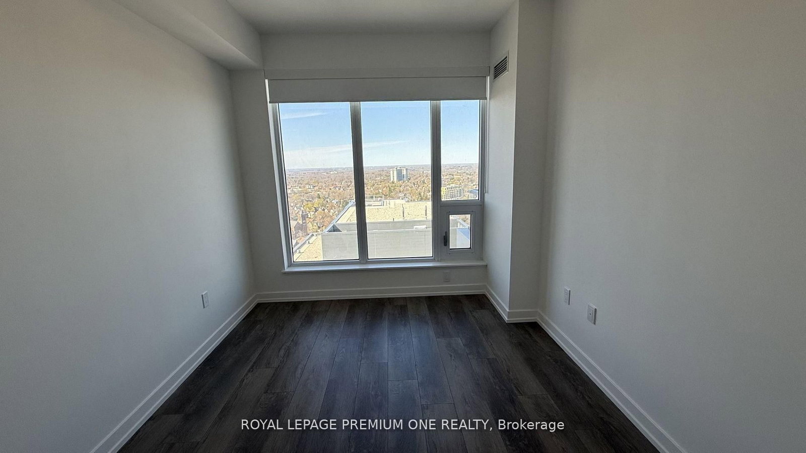 15 Wellington Street S, Unit 2414 - Photo 24