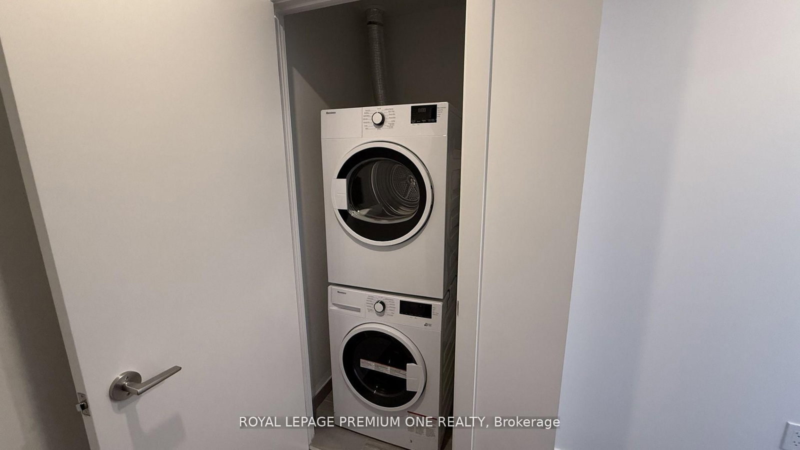 15 Wellington Street S, Unit 2414 - Photo 30