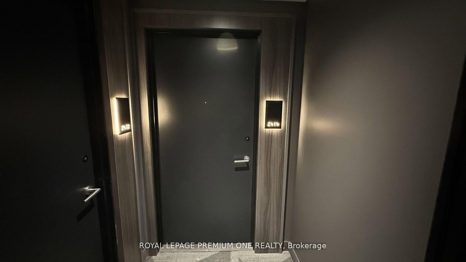 15 Wellington Street S, Unit 2414 - Photo 31