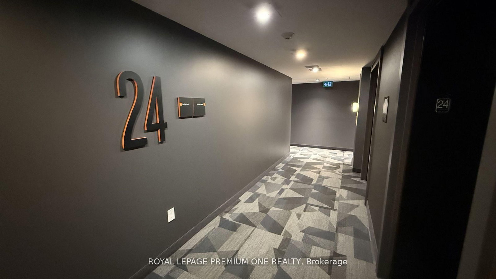 15 Wellington Street S, Unit 2414 - Photo 32