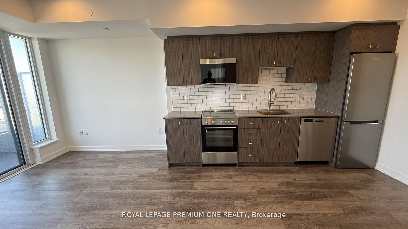 15 Wellington Street S, Unit 2414 - Photo 4