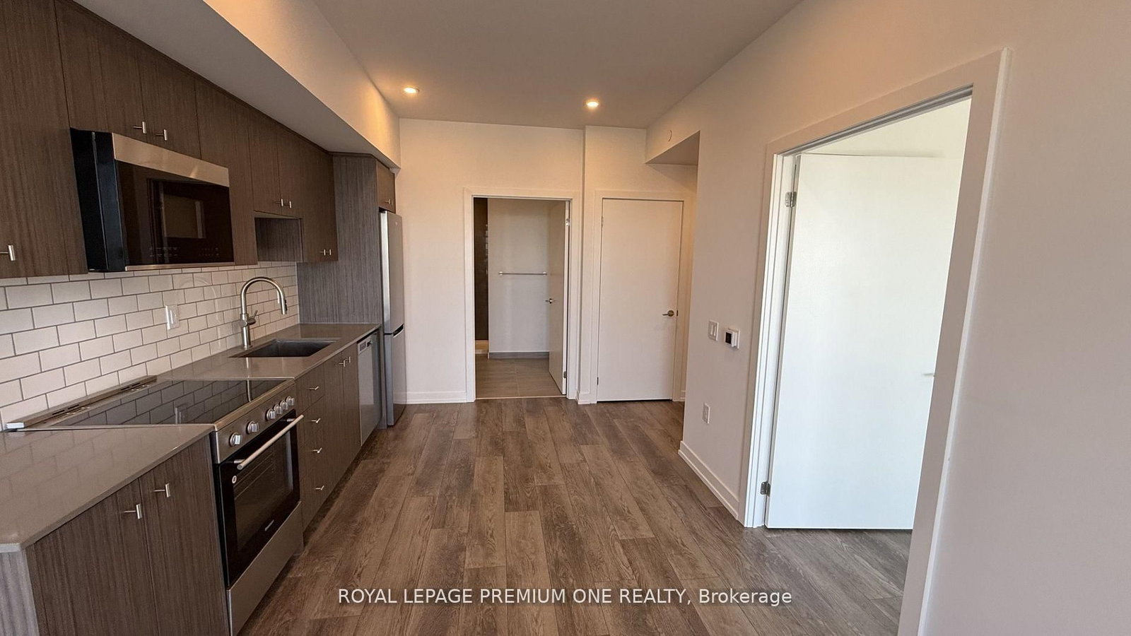 15 Wellington Street S, Unit 2414 - Photo 9