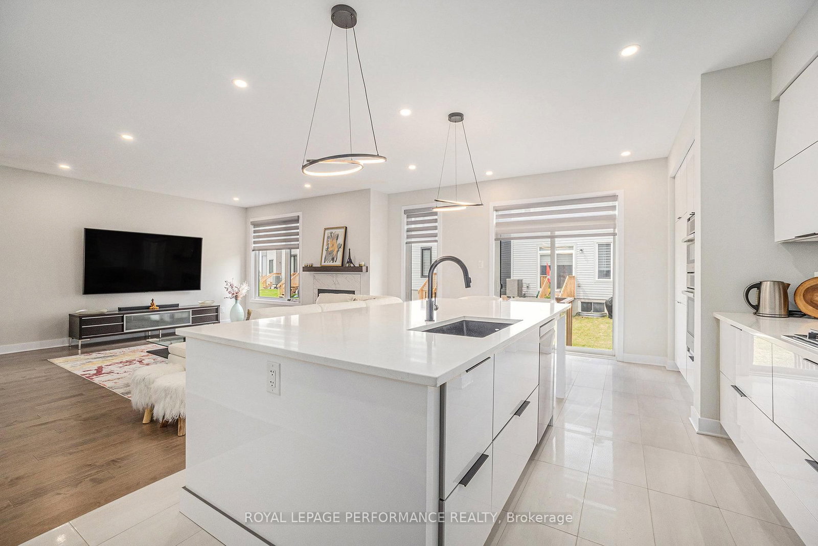 233 Beaugency Street - Photo 12