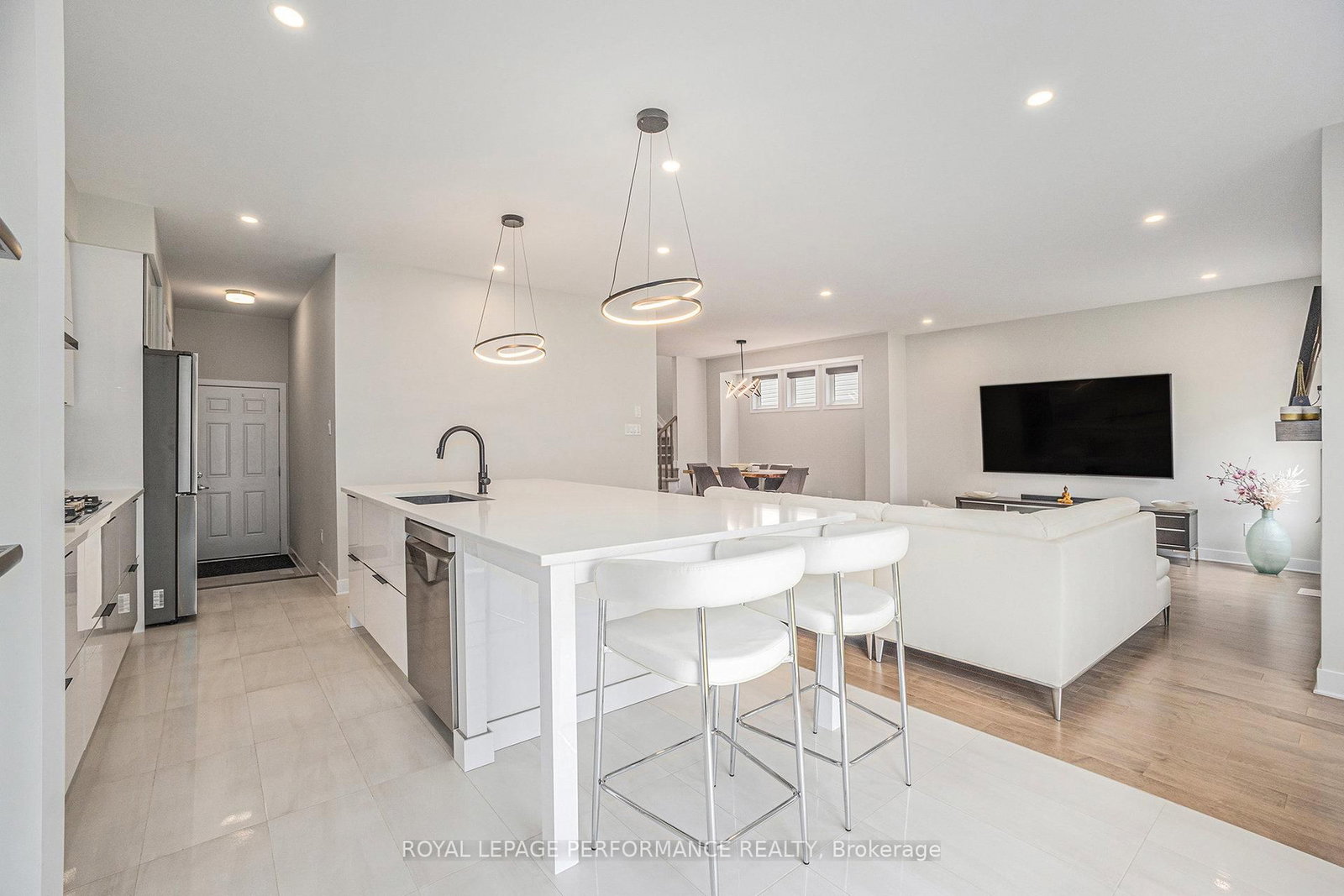 233 Beaugency Street - Photo 14