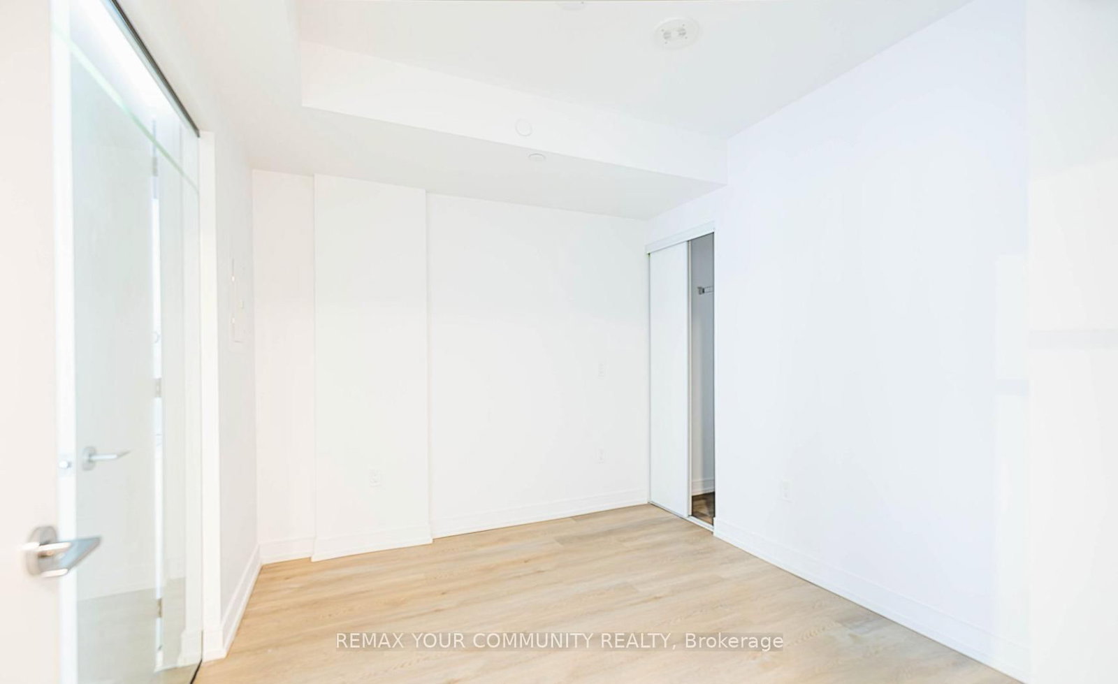 1 Jarvis Street, Unit 324 - Photo 5