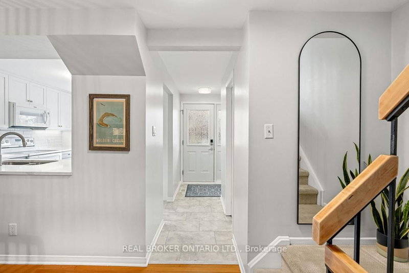 1095 Avignon Crt, Ottawa, K1C 2M2 | Image 3