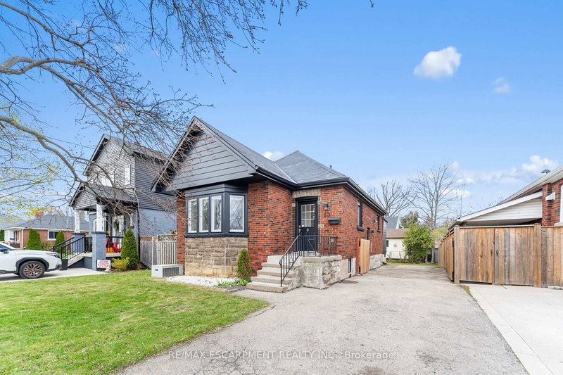 53 Brucedale Ave E, Hamilton, L9A 1N2 | Image 2