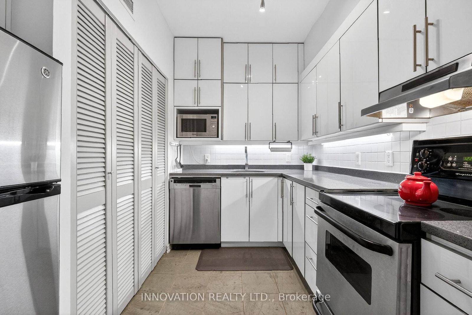 10 Clarence Street • #4 • Ottawa, ON photo 16