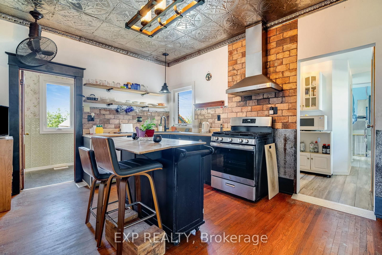 Listing Image 7