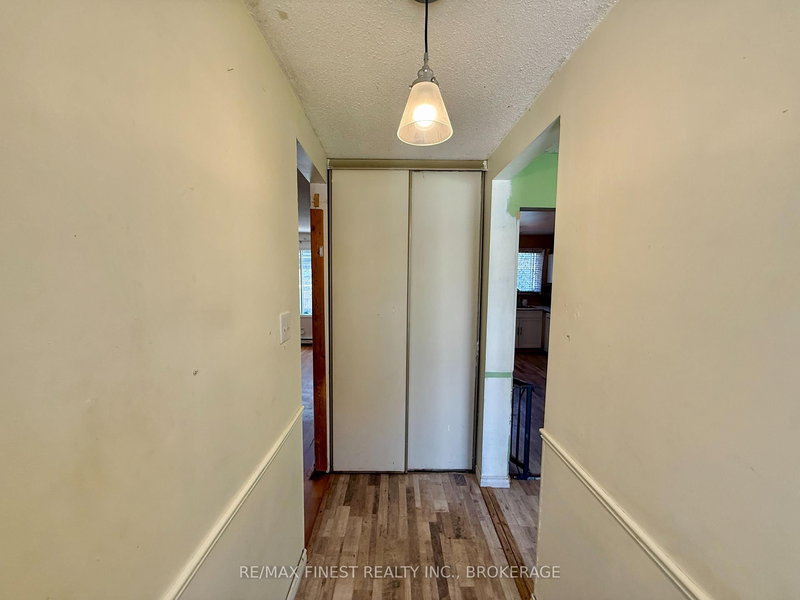 776 Grouse Cres, Kingston, K7P 1A2 | Image 2