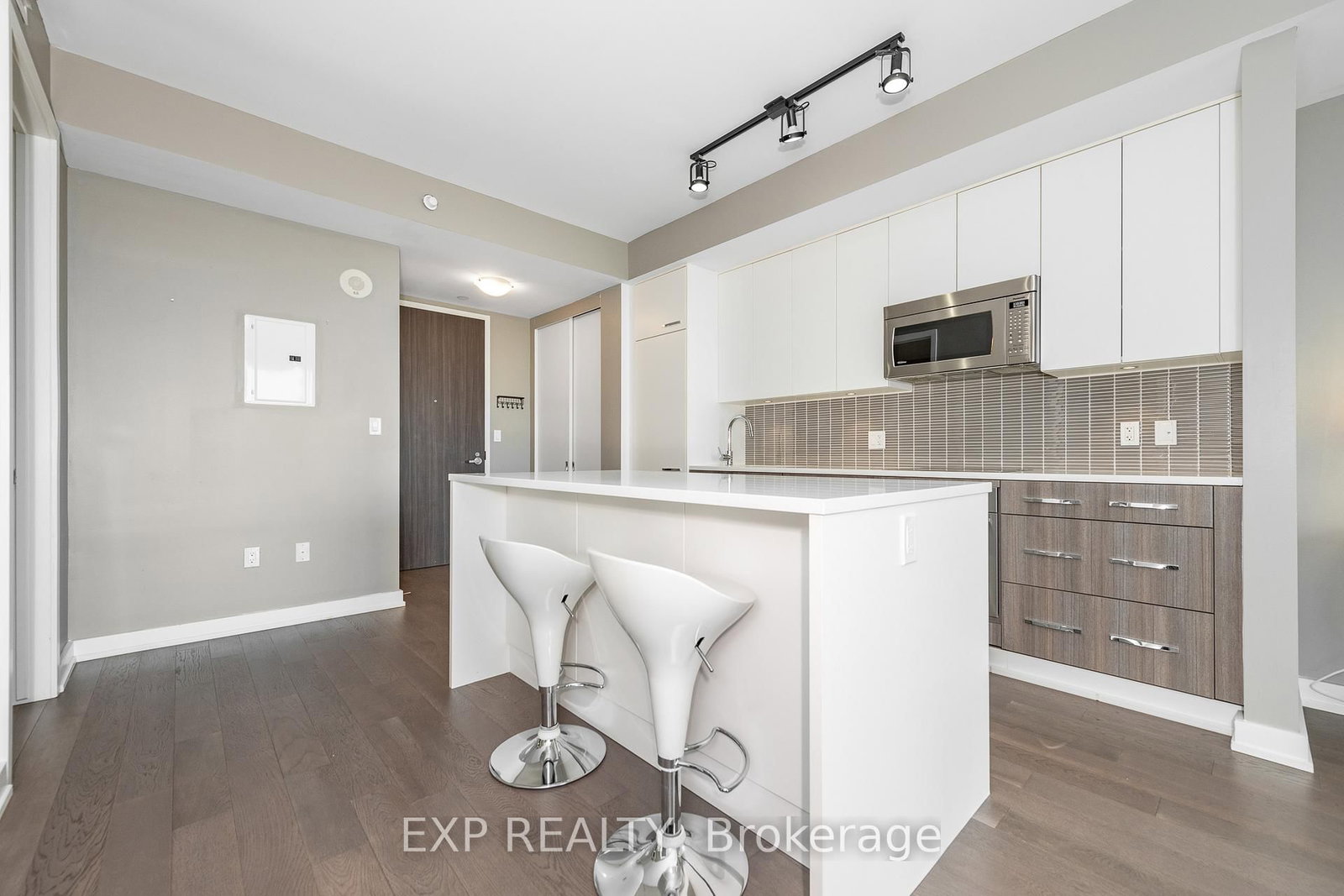 111 Champagne Street S, Unit 1505 - Photo 11