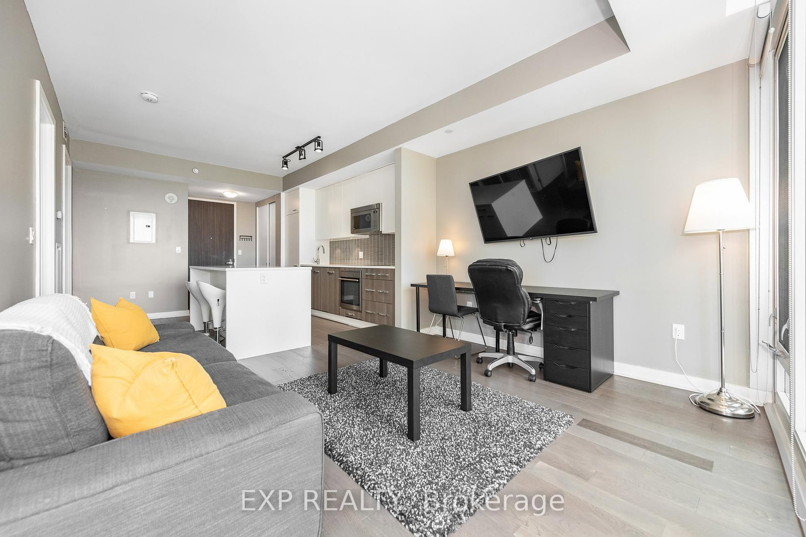 111 Champagne Street S, Unit 1505 - Photo 18