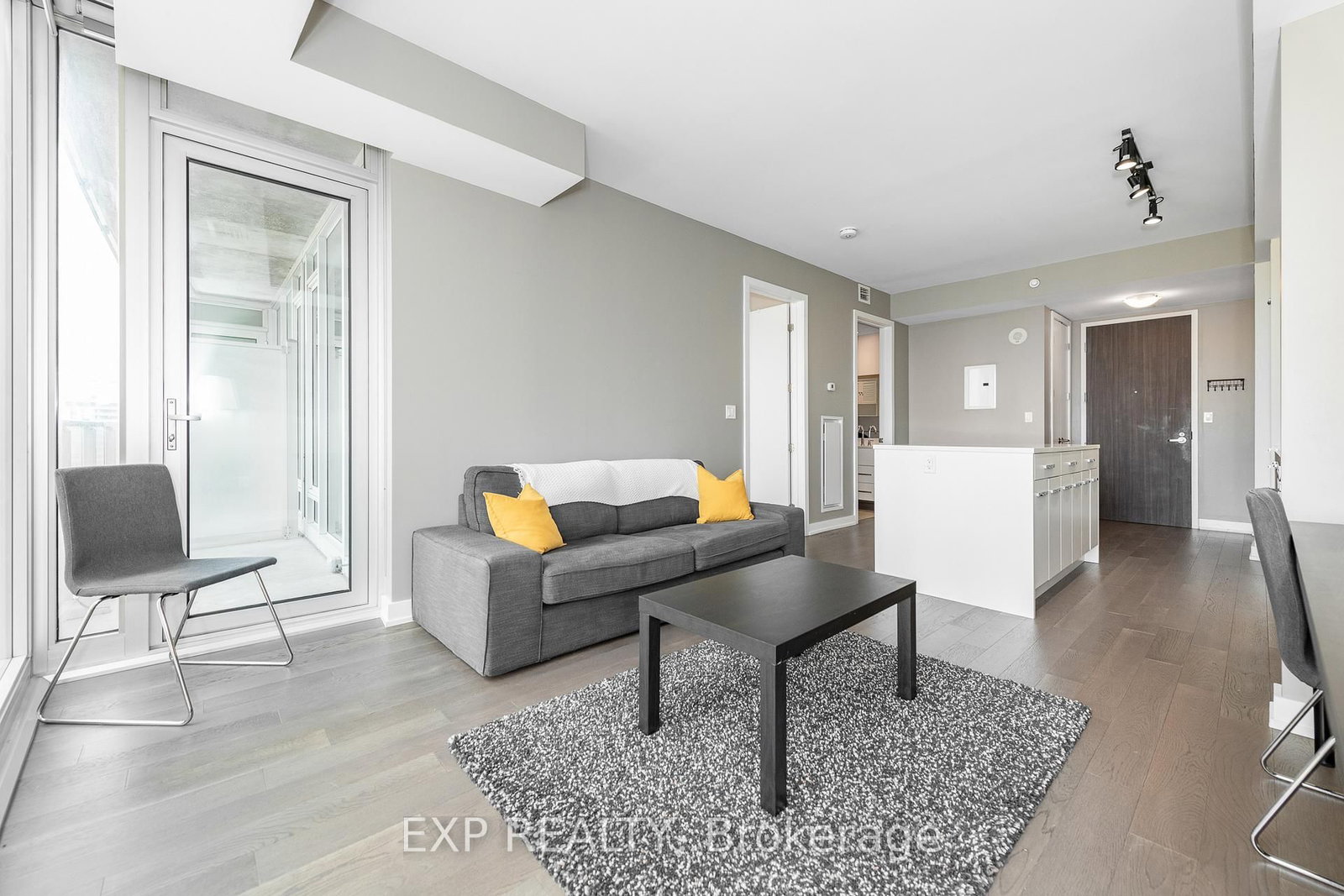 111 Champagne Street S, Unit 1505 - Photo 19