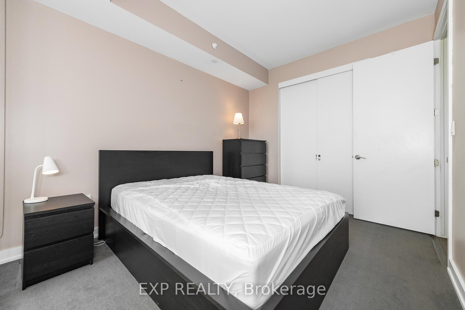 111 Champagne Street S, Unit 1505 - Photo 22