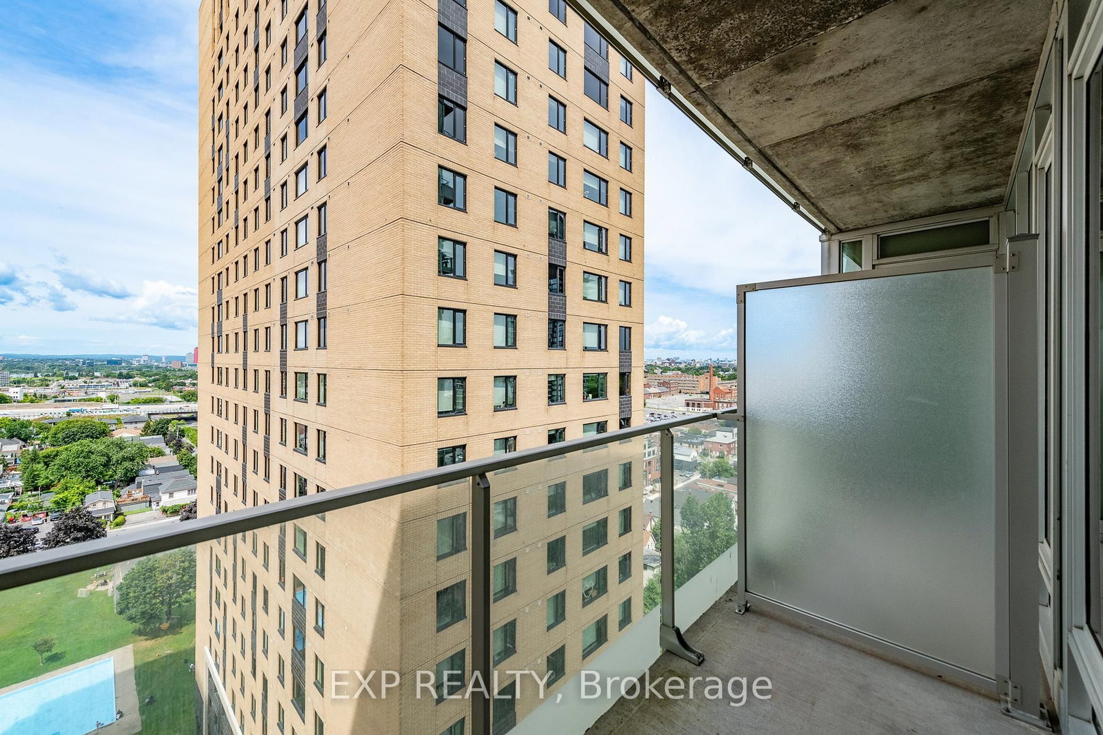 111 Champagne Street S, Unit 1505 - Photo 27