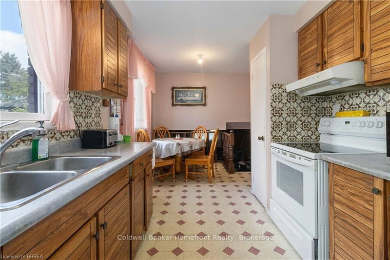 11 Sigurd Jensen Crt, Brantford, N3R 6Y8 | Image 3