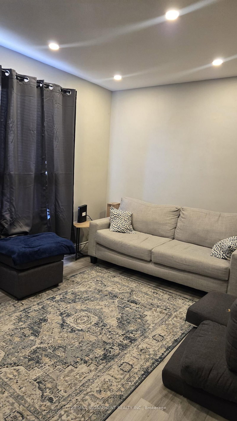 303 - 37 Mericourt Rd, Hamilton, L8S 2N5 | Image 2